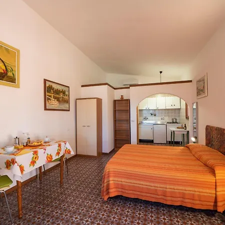 Gavila's Residenza Turistico Alberghiera Lägenhetshotell 3*